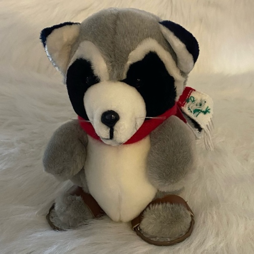 Vintage 1988 Dakin Raccoon With Snow Shoes Plush‎